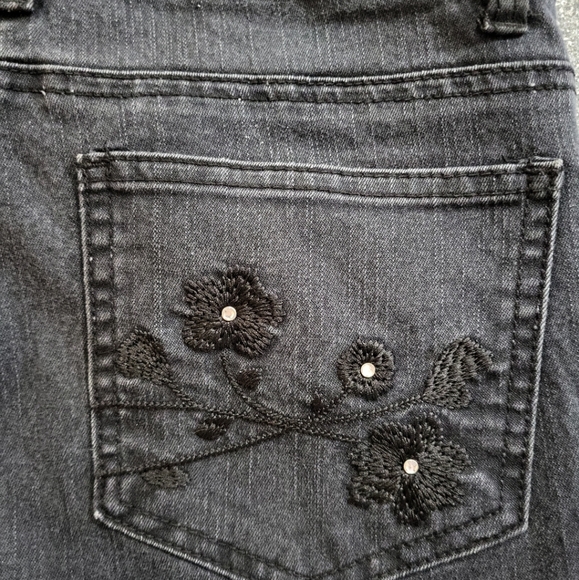 Vintage Penman's Women's Jeans Y2K Size 8 Black Embroidered Capris Stretchy - Picture 9 of 12